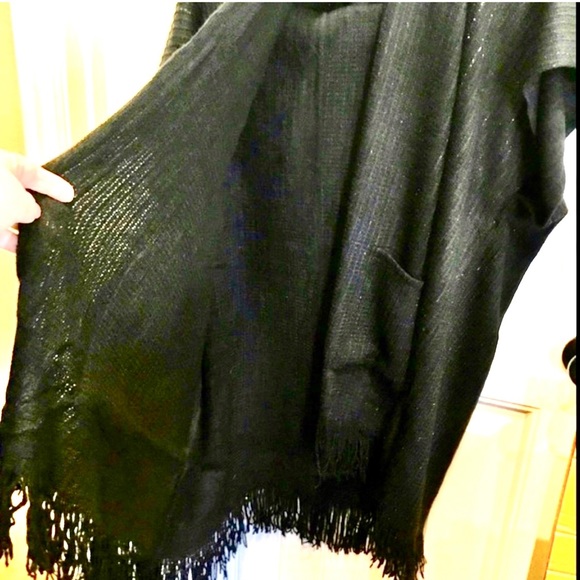 Black Poncho with Pockets - Picture 3 of 4
